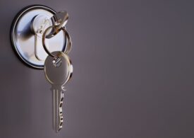 The Benefits of Hiring a 24-Hour Emergency Locksmith